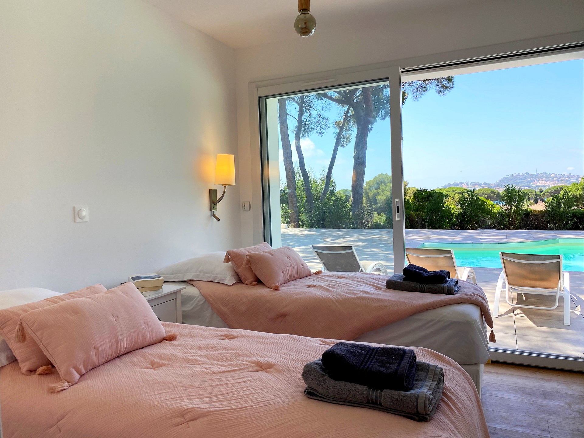 LOCATION DE VILLA A CAVALAIRE, GOLFE DE SAINT-TROPEZ