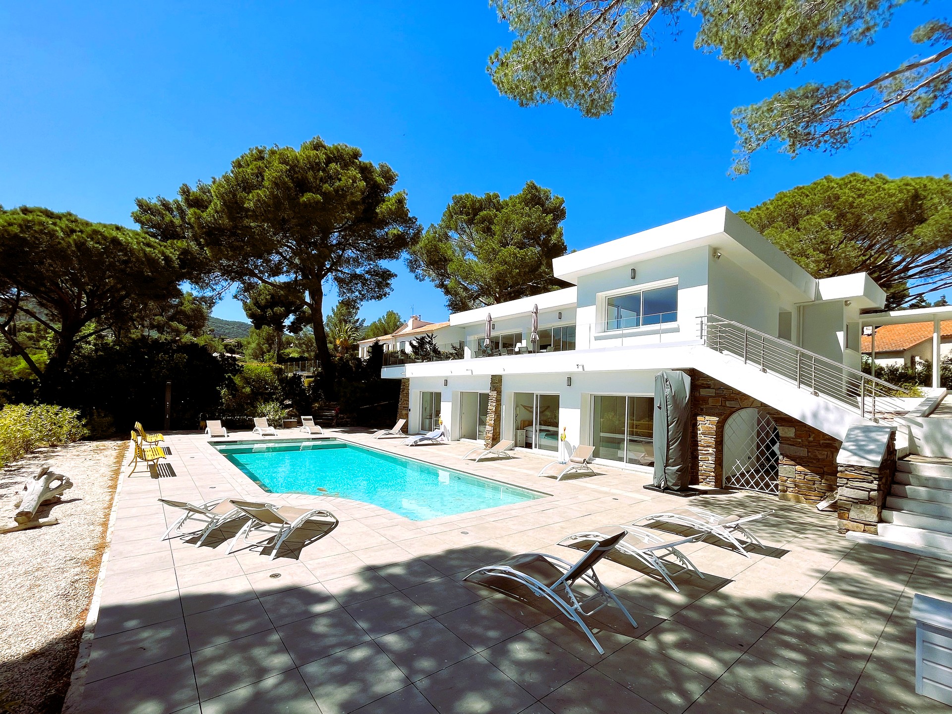 LOCATION DE VILLA A CAVALAIRE, GOLFE DE SAINT-TROPEZ